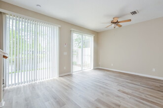 567 Pinebranch Cir in Winter Springs, FL - Foto de edificio - Building Photo