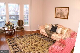 2909 Mainstone Dr in Fairfax, VA - Building Photo - Building Photo