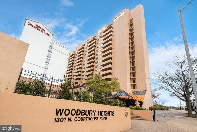 property at 1301 N Courthouse Rd