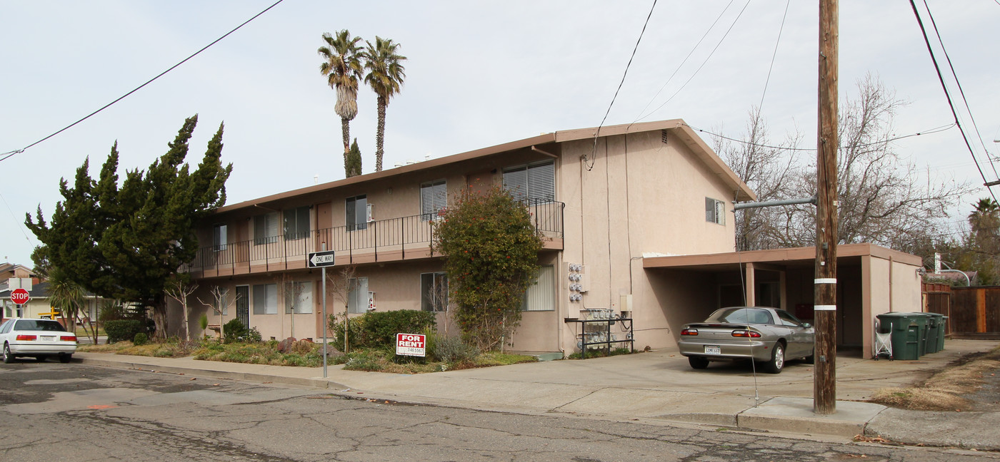 240 Logan St in Rio Vista, CA - Building Photo