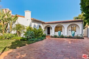 204 S Camden Dr in Beverly Hills, CA - Building Photo