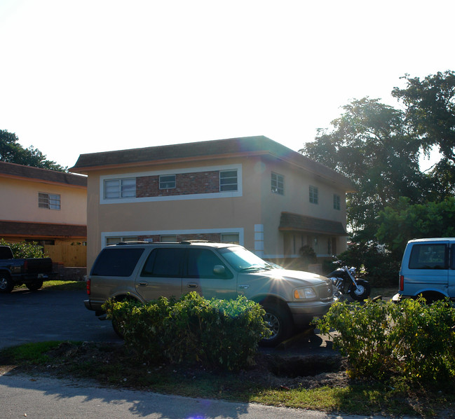 2448 SW 42nd Ave in Fort Lauderdale, FL - Building Photo - Building Photo