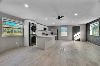 6375 86th Ln in Vero Beach, FL - Building Photo - Building Photo