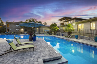Canyon Park in Tallahassee, FL - Foto de edificio - Building Photo