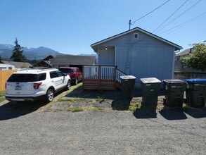 929.5 W 6th St in Port Angeles, WA - Building Photo - Building Photo