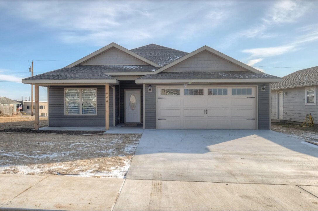 2219 Kentucky Ave in Joplin, MO - Building Photo