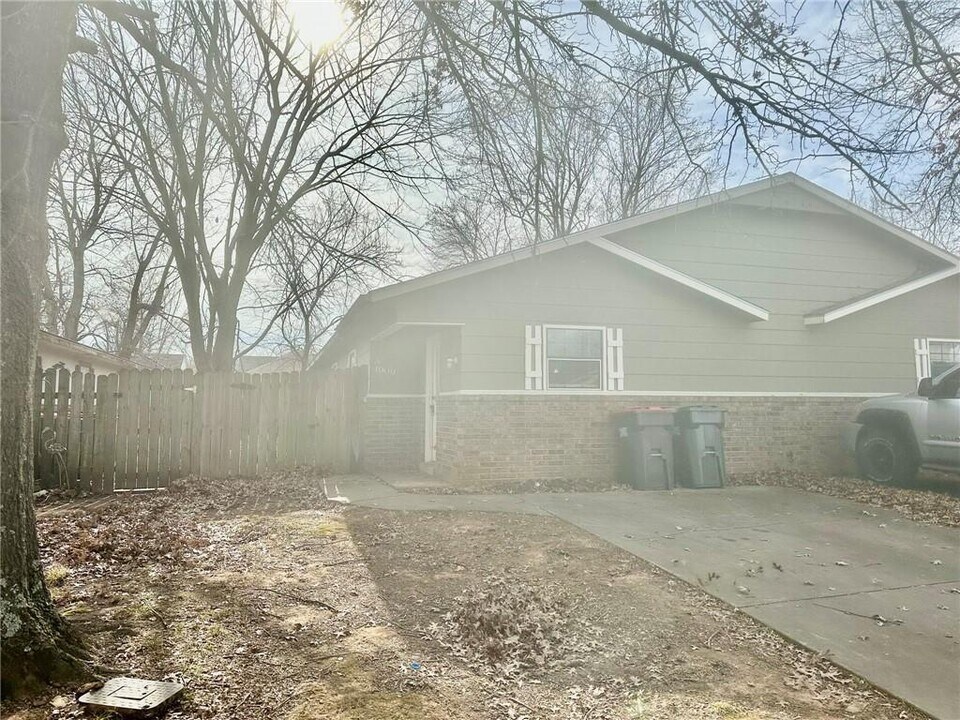 1909 Cypress Pl in Springdale, AR - Building Photo