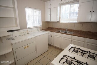 1421 Howze St in El Paso, TX - Building Photo - Building Photo
