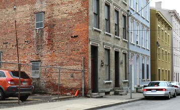 311 E 13th St in Cincinnati, OH - Building Photo - Building Photo