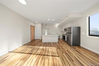 16530 E Warren Ave, Unit 209 in Detroit, MI - Building Photo - Building Photo