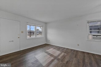 908 Shelby Dr in Oxon Hill, MD - Building Photo - Building Photo