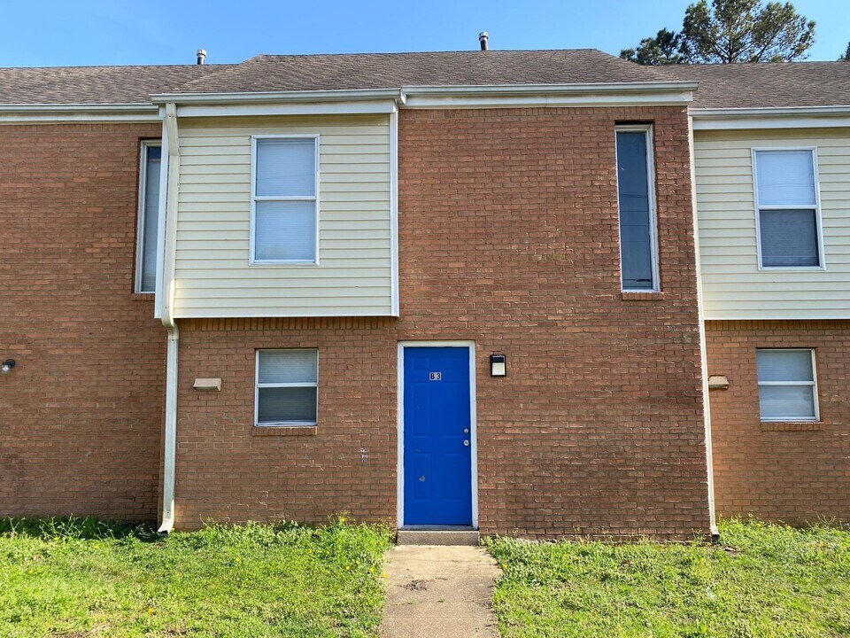 864 Old Hickory Blvd in Jackson, TN - Foto de edificio