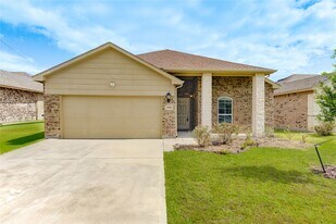1088 Rd 5102 in Cleveland, TX - Building Photo