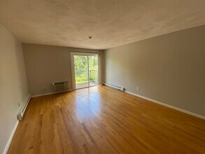 55 Elmwood Park in Quincy, MA - Foto de edificio - Building Photo