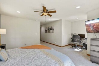 16532 Lemolo Shore Dr NE in Poulsbo, WA - Building Photo - Building Photo