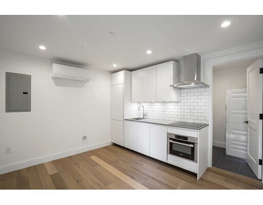 72 Beacon St-Unit -One in Boston, MA - Building Photo