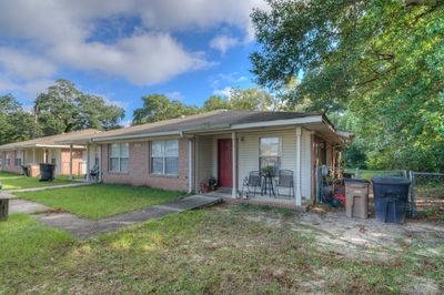 330 N Reus St in Pensacola, FL - Foto de edificio