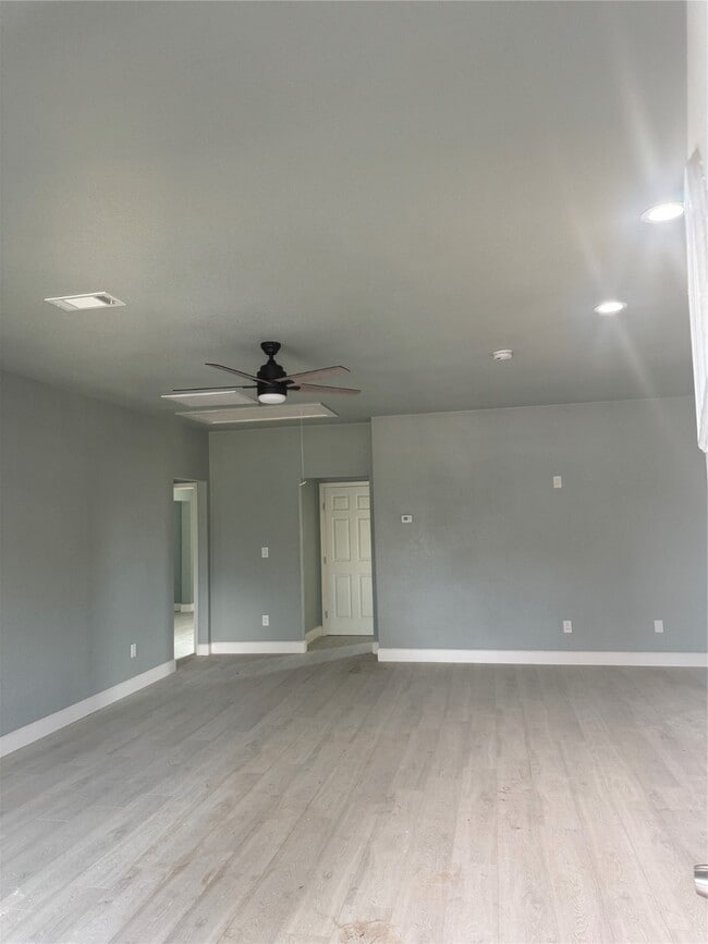property at 4323 Continental Dr
