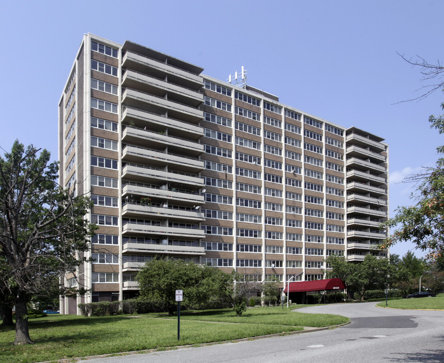 Barclay Towers in Cherry Hill, NJ - Building Photo