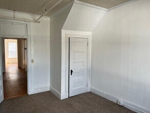 28 Main St, Unit 28 Main #2 in Waterville, ME - Foto de edificio - Building Photo