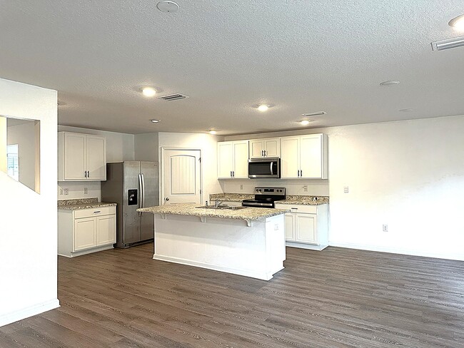 3262 Chapelwood Dr in Crestview, FL - Building Photo - Building Photo