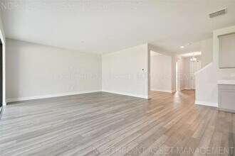 14671 Horse Trot Rd in Lithia, FL - Building Photo - Building Photo
