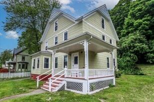 130 Wellsville Ave in New Milford, CT - Building Photo