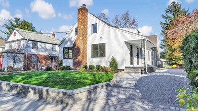 7 Harriet Ct-Unit -#2 in Sea Cliff, NY - Building Photo - Building Photo