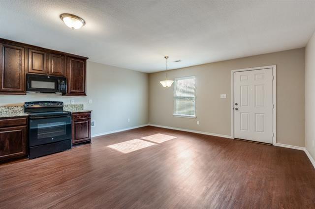 1824 Village Park Trail in Burleson, TX - Building Photo - Building Photo