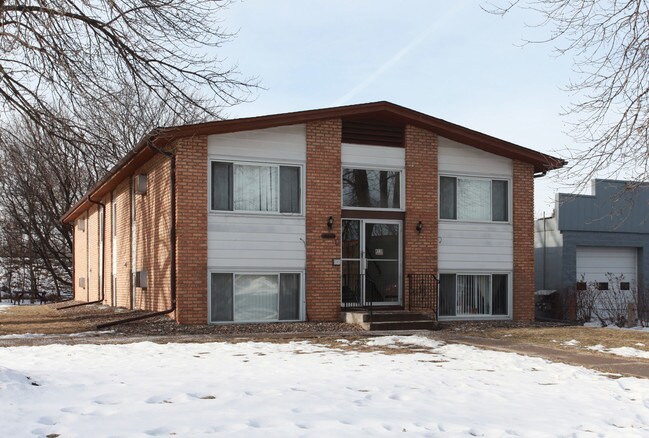 4111-4121 Nevada Ave N in Minneapolis, MN - Building Photo - Building Photo