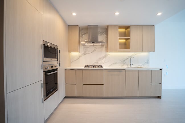 13778-13100 100 Ave in Surrey, BC - Building Photo - Building Photo