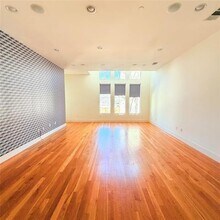 1600 N Haskell Ave. in Dallas, TX - Building Photo - Building Photo