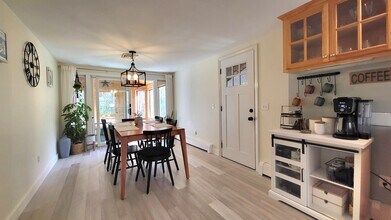 1371 U.S. Rte 1 in York, ME - Building Photo - Building Photo