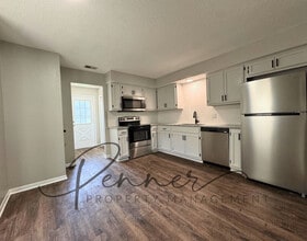 705 NE Ball Dr in Lee's Summit, MO - Building Photo - Building Photo