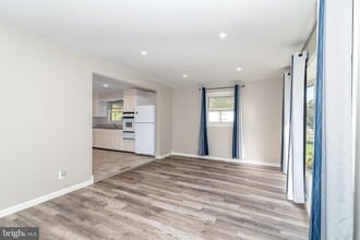 400 E Main St in Evesham, NJ - Building Photo - Building Photo