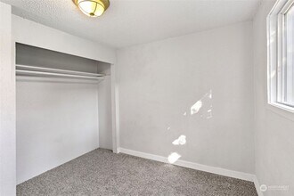 1214 S 8th St-Unit -Bottom Unit in Tacoma, WA - Building Photo - Building Photo