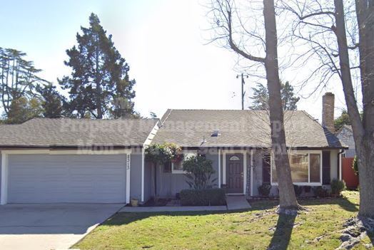 8313 Encino Ave in Stockton, CA - Foto de edificio