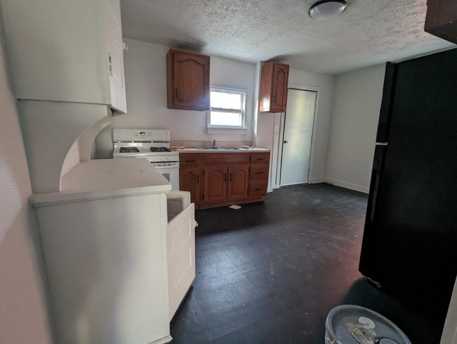 421-423-423 Caldwell St in Clairton, PA - Building Photo - Building Photo