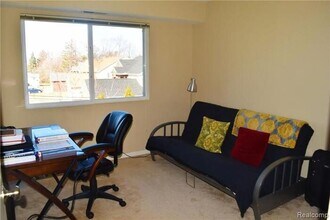 1077 Foxboro in Troy, MI - Building Photo - Building Photo
