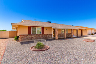 10319 W Floriade Dr in Sun City, AZ - Building Photo - Building Photo