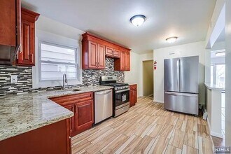 180 MCADOO Ave in Jersey City, NJ - Building Photo - Building Photo