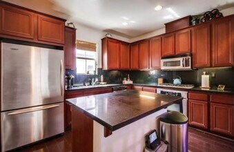 2281 Huntington Point Rd in Chula Vista, CA - Building Photo - Building Photo