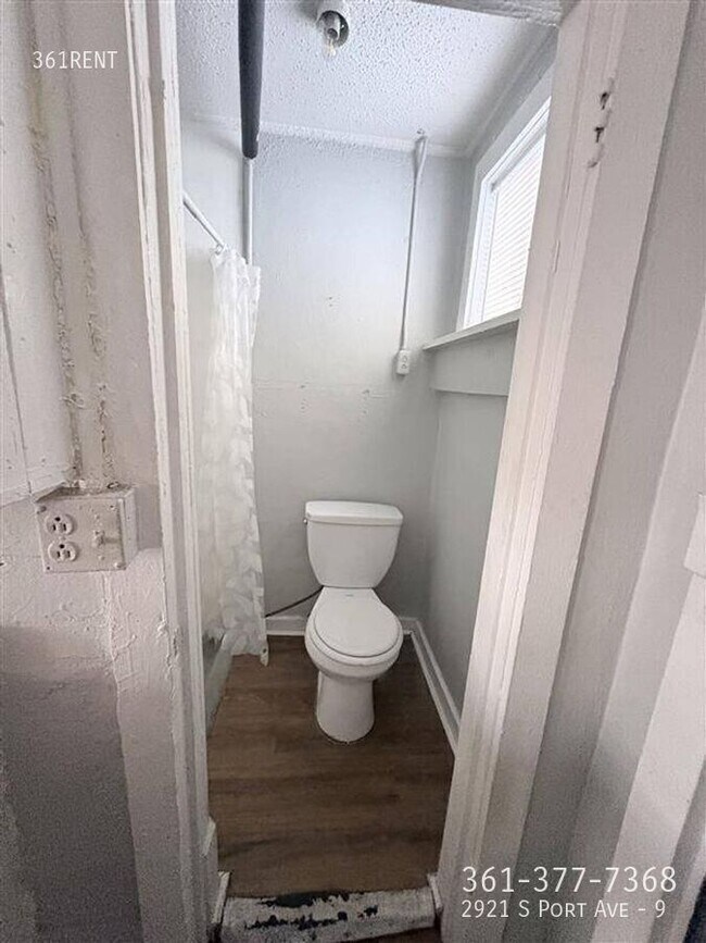 2921 S Port Ave in Corpus Christi, TX - Foto de edificio - Building Photo