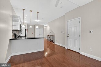 1802 E Huntingdon St in Philadelphia, PA - Building Photo - Building Photo