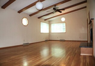 614 Greenwood Dr in Iowa City, IA - Building Photo - Building Photo