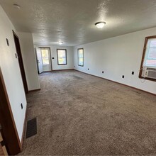 622 4th Ave SW in Oelwein, IA - Building Photo - Building Photo