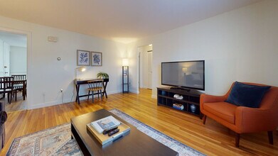 99 Chestnut St in Brookline, MA - Building Photo - Building Photo