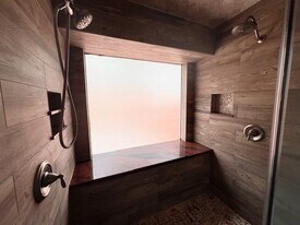 40 Country Forest Ct in Spring, TX - Building Photo