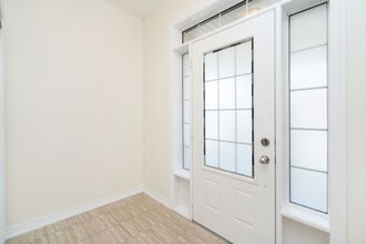 73 Whitmer St in Milton, ON - Building Photo - Building Photo