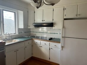 35 Richards Rd, Unit 2 in Watertown, MA - Foto de edificio - Building Photo